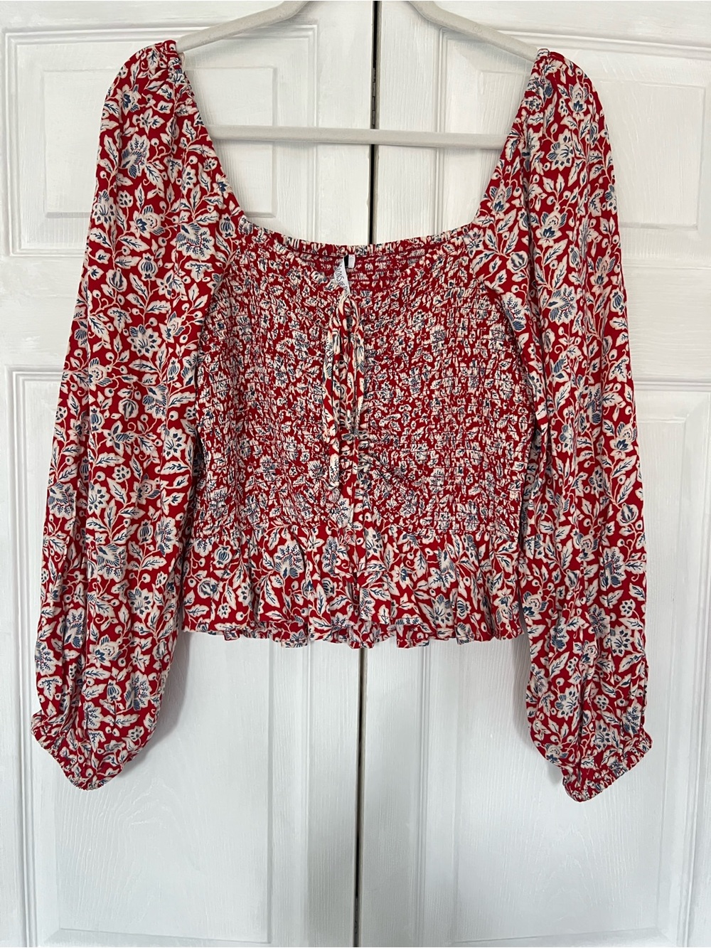 Women’s Red Floral Smocked Peasant Boho Top L size, Rayon, Patrons of Peace